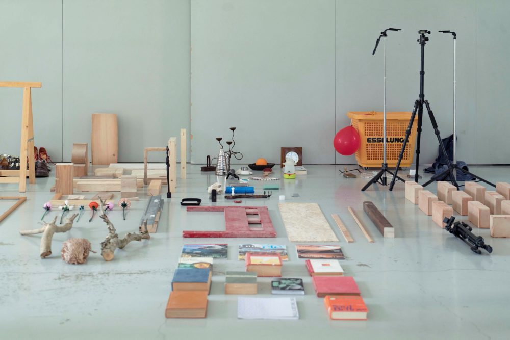 Balancing acts, foto di Nie Jun