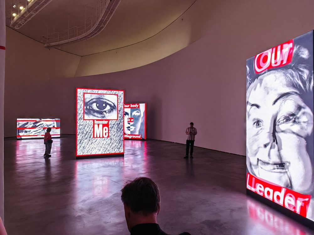 Barbara Kruger, Another day. Another night, Guggenheim Museum, Bilbao