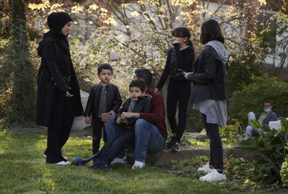 Mohamed Bourouissa, Le Dinosaure, 2022, 137 x 165 cm, © ADAGP, Courtesy of the artist and Mennour, Paris