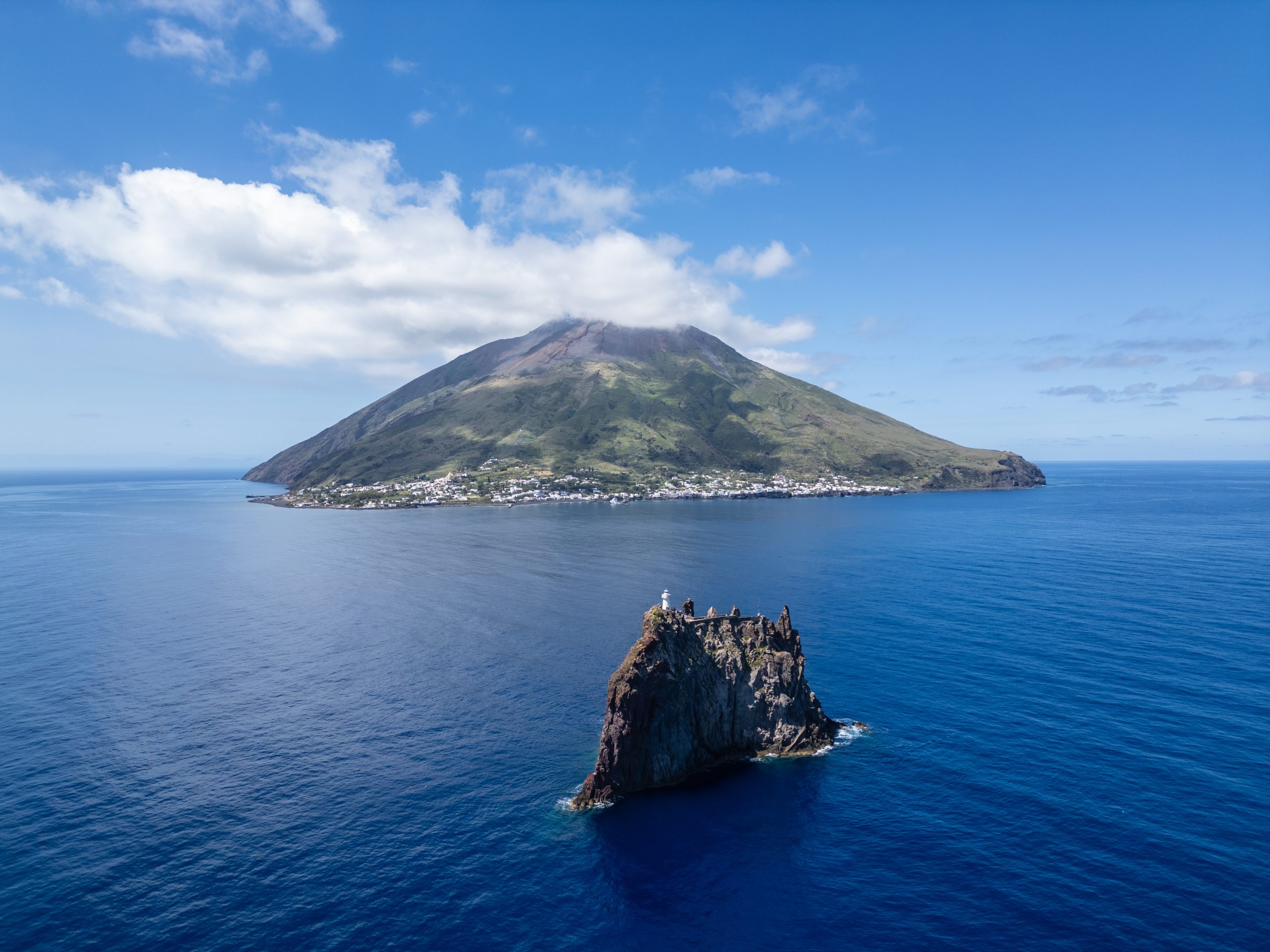 VULCANA: Stromboli brucia d’arte