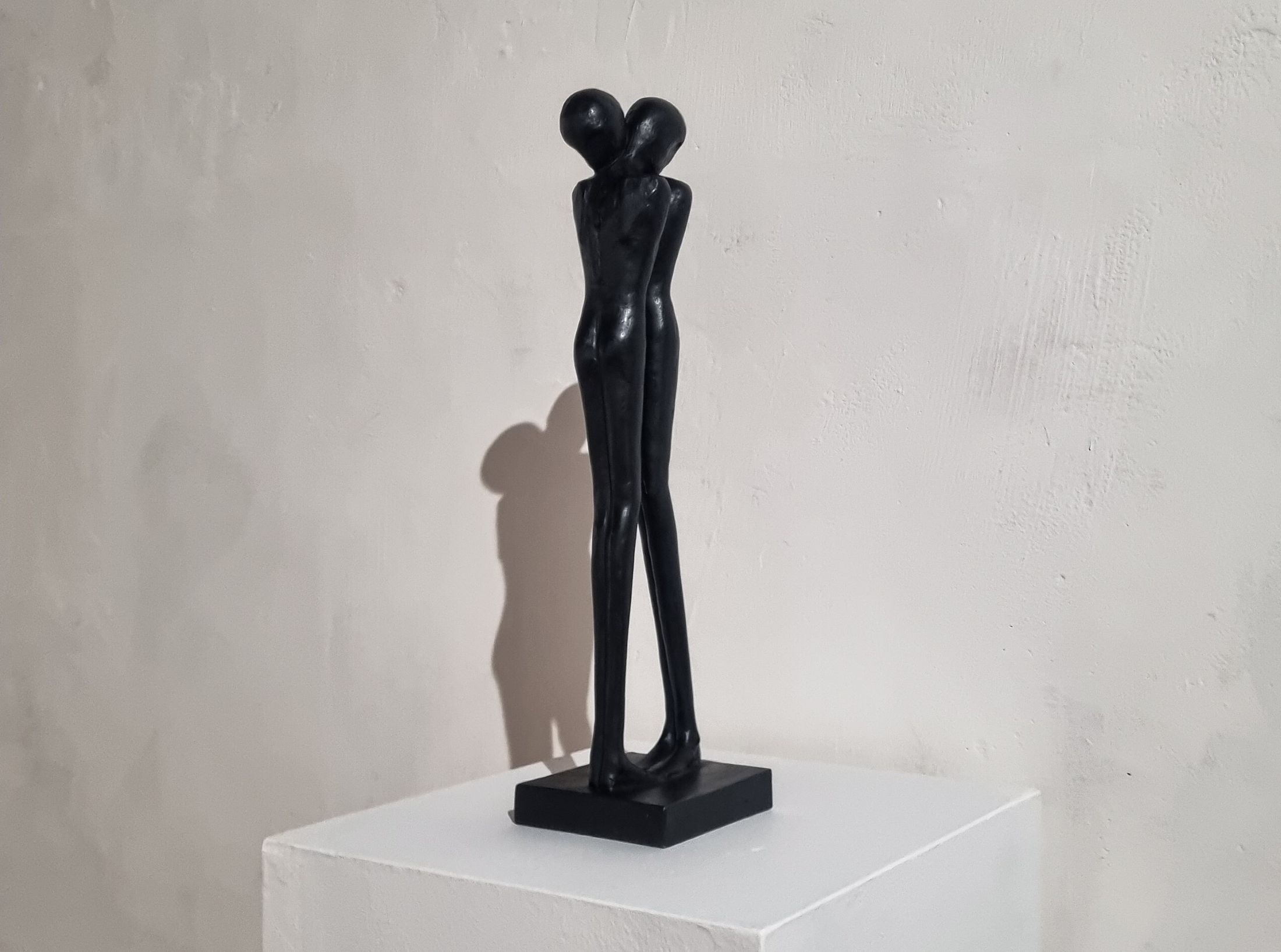 Baci da Umbertide. Alex Pinna protagonista nello storico centro d’arte umbro