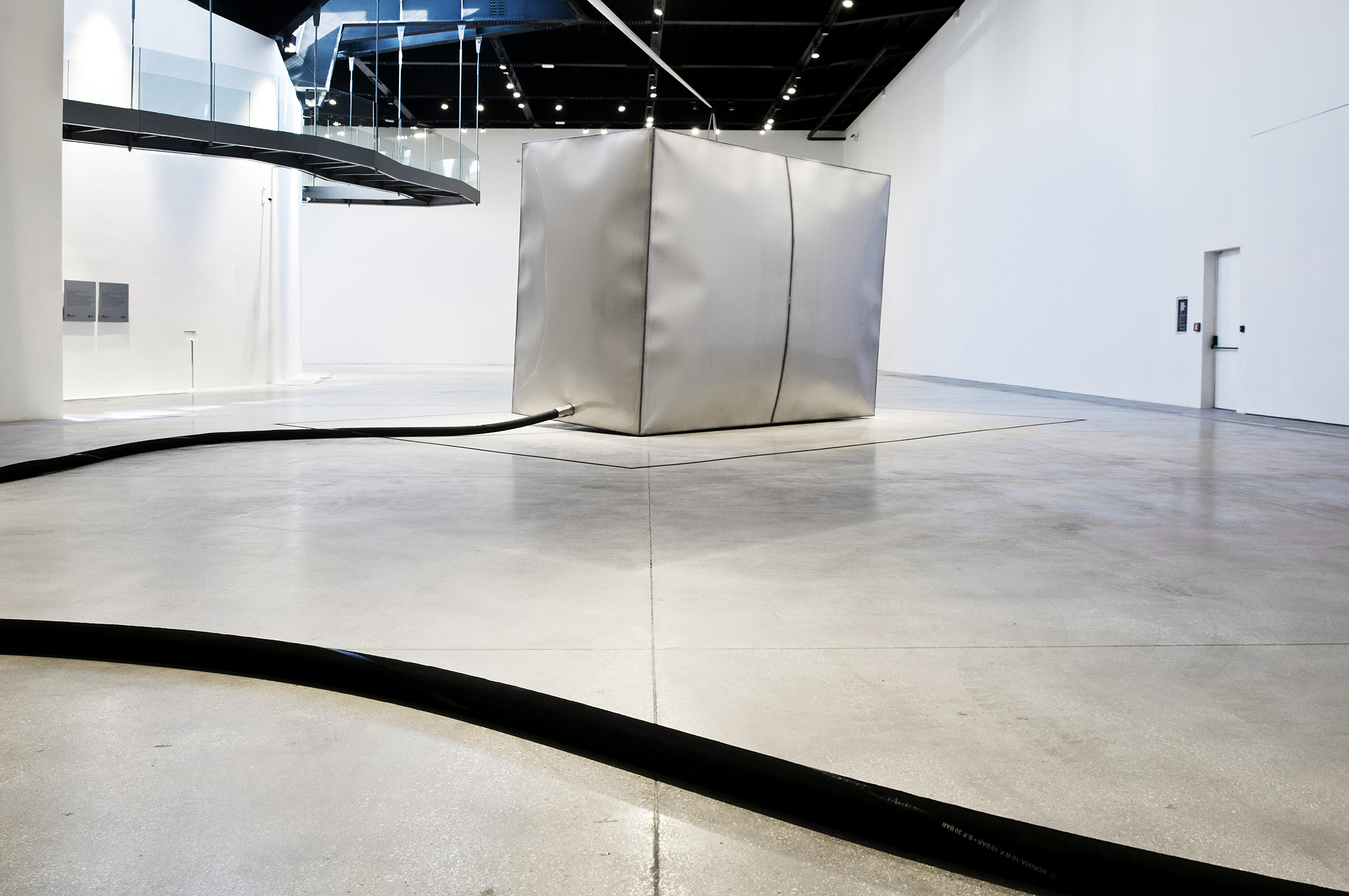 Se la scultura canta. A Lerici va in scena Arcangelo Sassolino