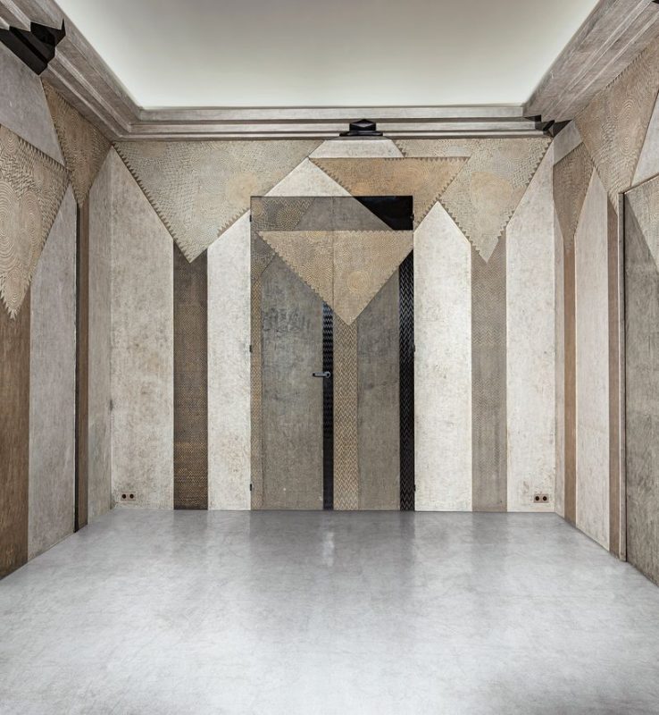 Jean Dunand‘ Les Palmiers’ smoking room, from the residence of Mademoiselle Colette Aboucaya, Paris 1930 - 1936 Lacquered wood, lacquered metal, gilded wood. Internal dimensions: 343 x 393 x 592 cm (135 x 154 3/4 x 233 1/8 in.) One panel of north wall incised JEAN DUNAND. Estimate: £1,500,000 - 2,0 00,000 Sold for £3,289,50