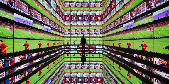 Refik Anadol + Leo Messi, Living Memory. Messi - A Goal in Life, AI Data Sculpture, 2025 (courtesy of ©Refik Anadol Studio)