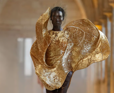 Mishra porta Klimt in passerella all’Haute Couture 2025