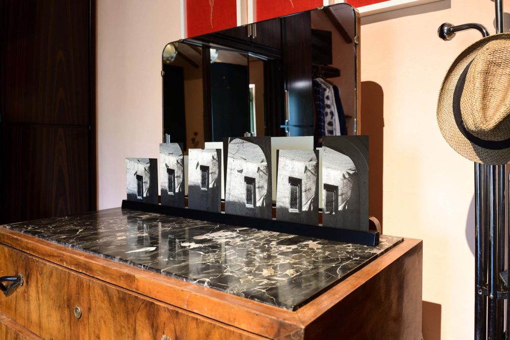 installation view, Gedske Ramløv, Senza titolo (i resilienti), 2025, stampa su carta cotone, Courtesy l'artista, ph Michele Alberto Sereni