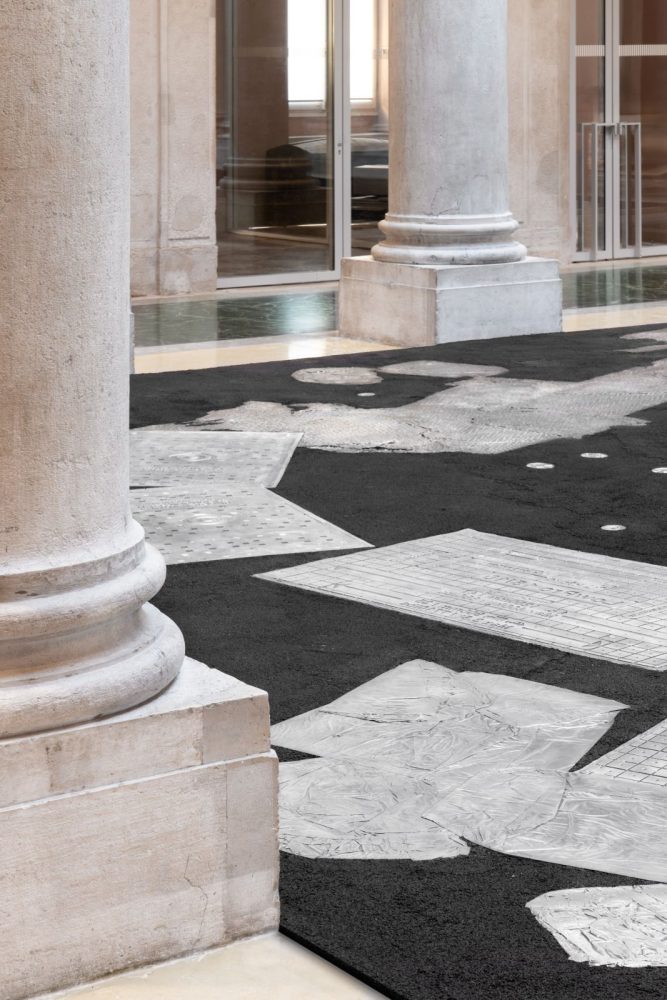 Tatiana Trouvé​, Hors-sol, 2025, Collection of the artist © Tatiana Trouvé, by SIAE 2025. Installation view, “Tatiana Trouvé. The strange Life of Things”, 2025, Palazzo Grassi, a Venezia. Ph. Marco Cappelletti and Giuseppe Miotto / Marco Cappelletti Studio © Palazzo Grassi, Pinault Collection 