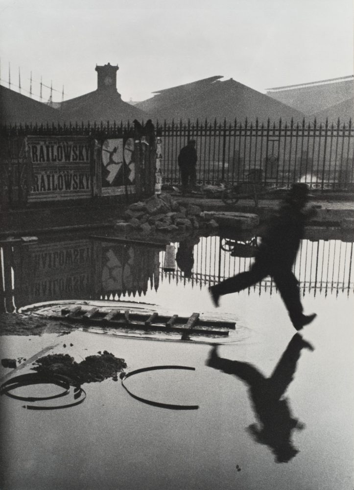Henri Cartier-Bresson – Derrière la gare Saint-Lazare (1932) ChatGPT