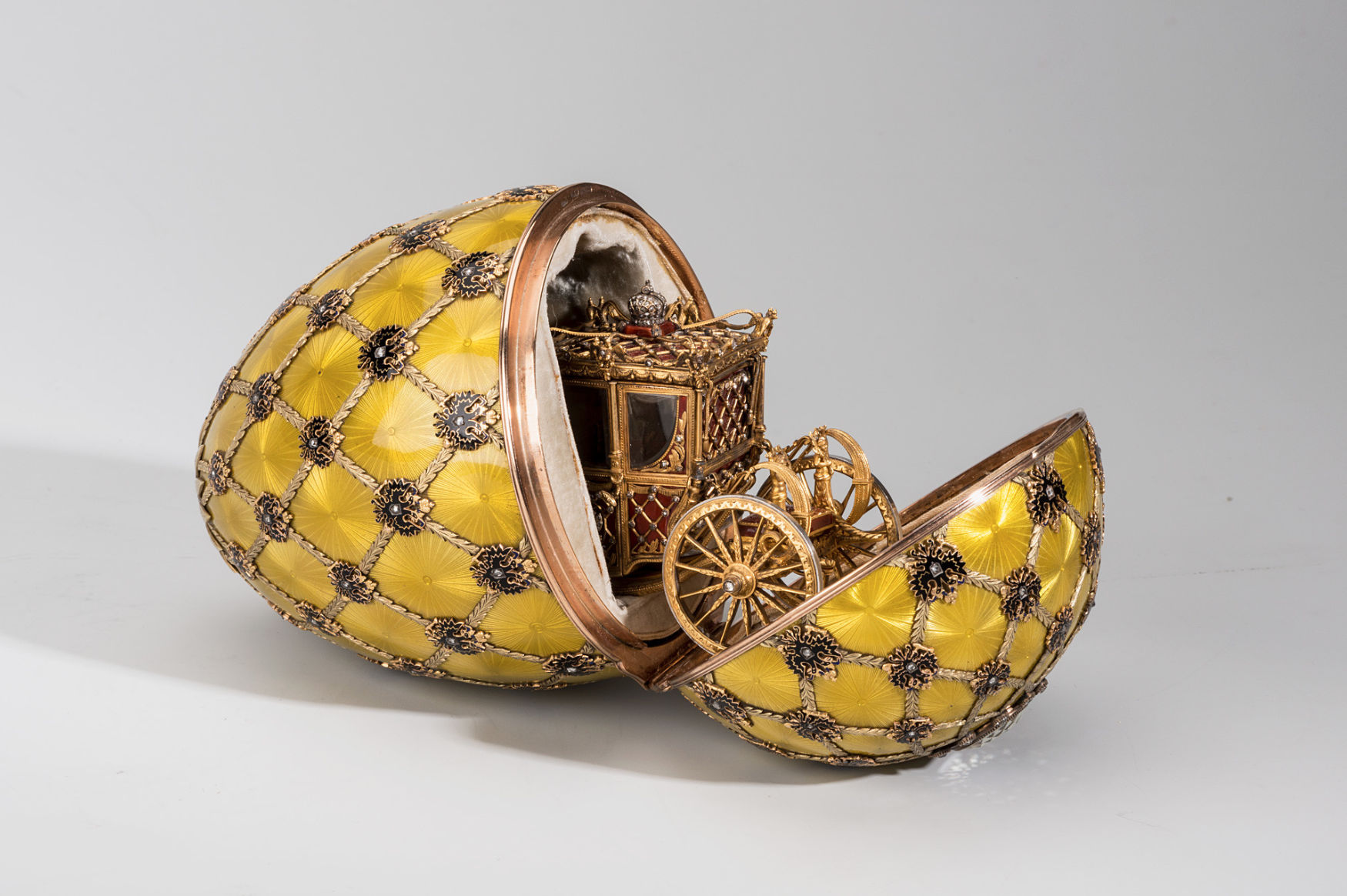 Fabergé, dagli zar al magnate del tech. Il marchio da sogno cambia padrone