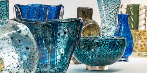 1932 -1942 Il vetro di Murano e la Biennale di Venezia, installation view, ph. Enrico Fiorese, courtesy Le stanze del vetro