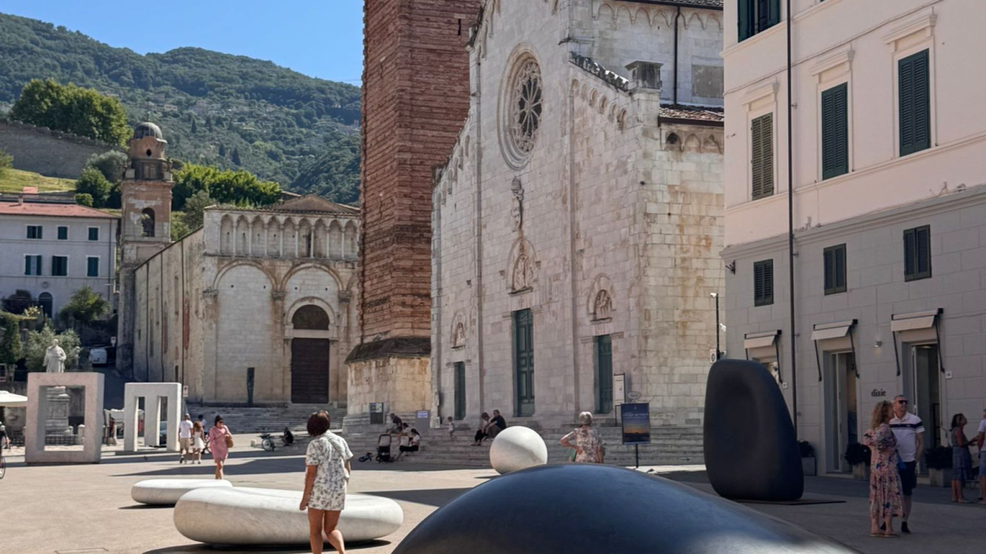 Collectors Nights. A Pietrasanta per tre giorni l’arte invade tutta la città