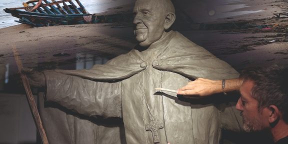 Domenico Sepe e la sua scultura dedicata a Papa Francesco