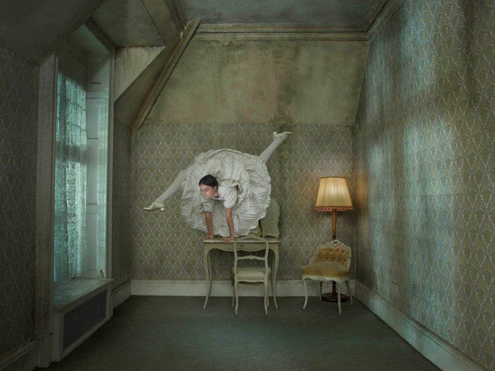 Julia Fullerton-Batten, Lara Contortion