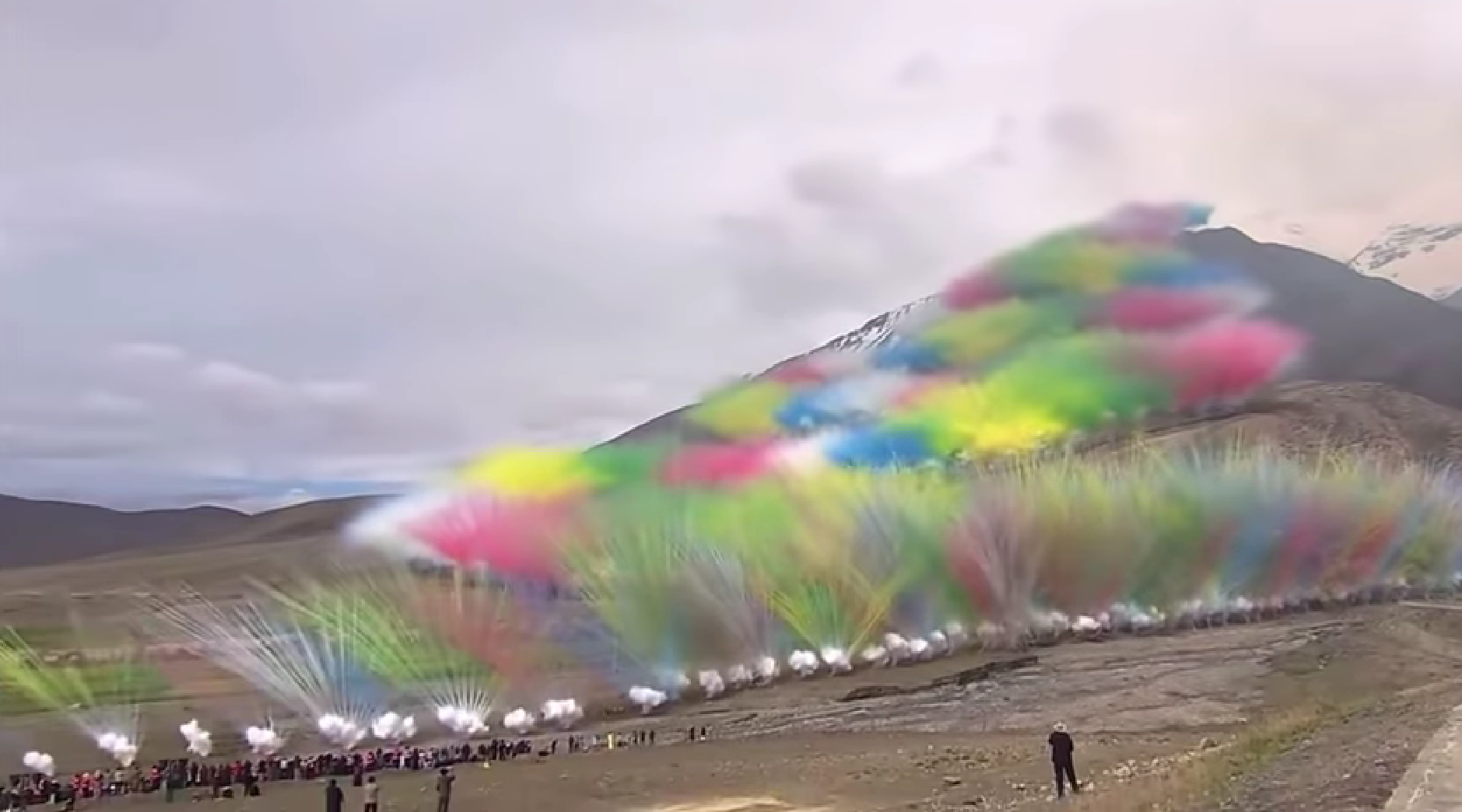 Cai Guo-Qiang sotto accusa per spettacolo pirotecnico in Tibet