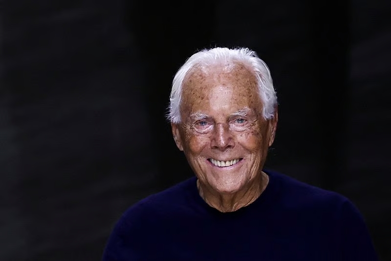 Addio a Giorgio Armani, icona della moda italiana e amante dell’arte