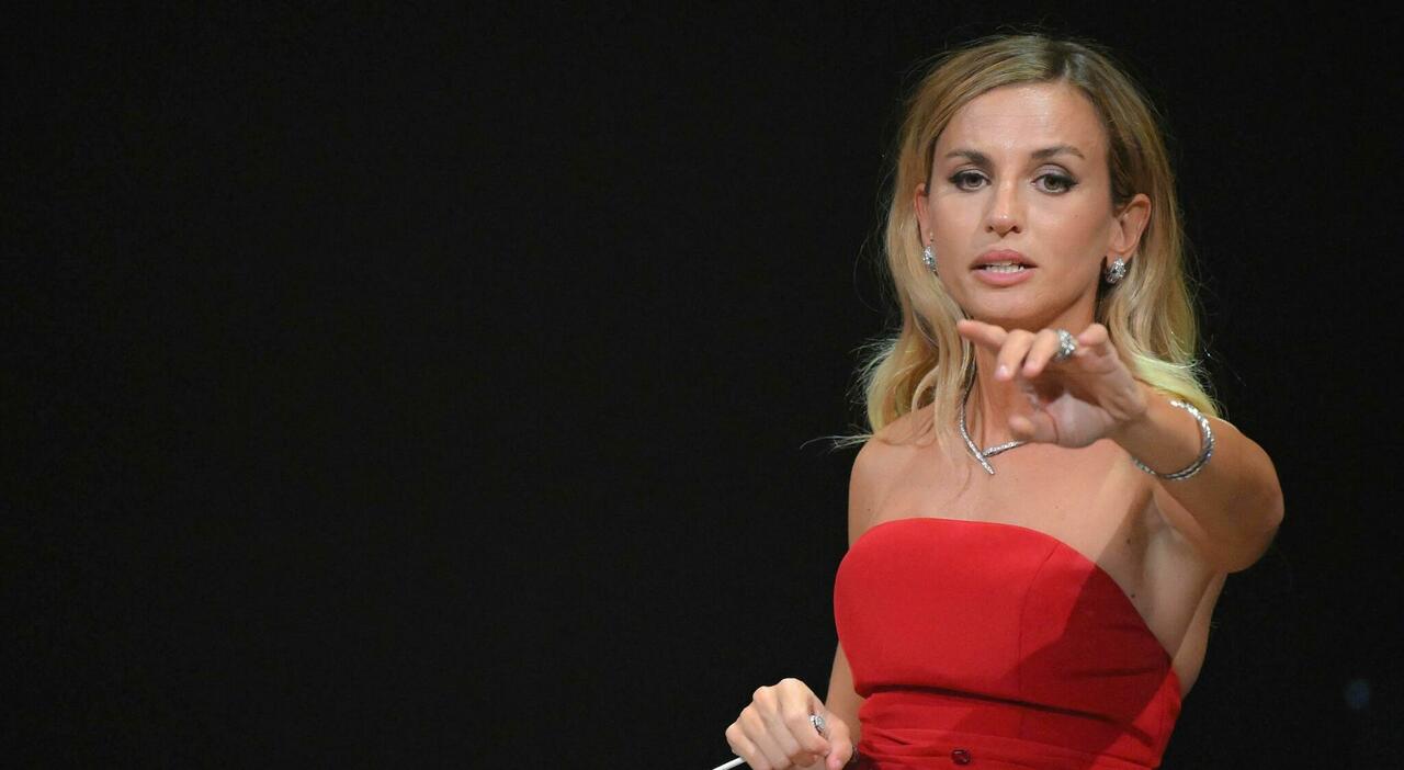 La Fenice brucia ancora