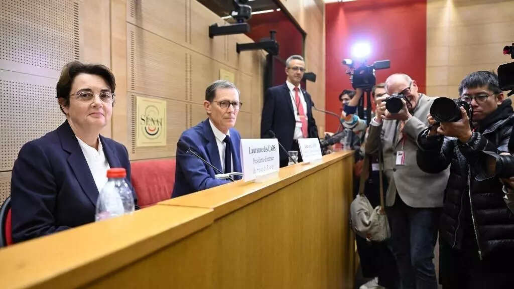 Louvre: tra falle al sistema e meme, Laurence des Cars ammette “la sconfitta”