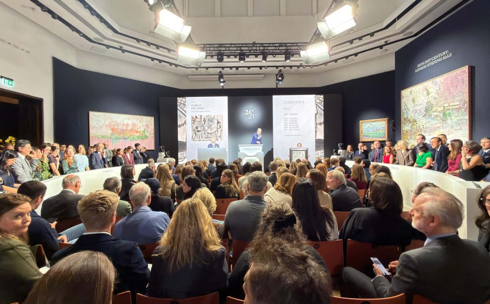 Folla alle aste londinesi (foto Mario Bucolo)