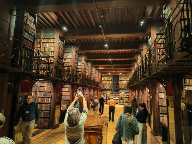 La Nottezaal della biblioteca Hendrik Conscience di Anversa