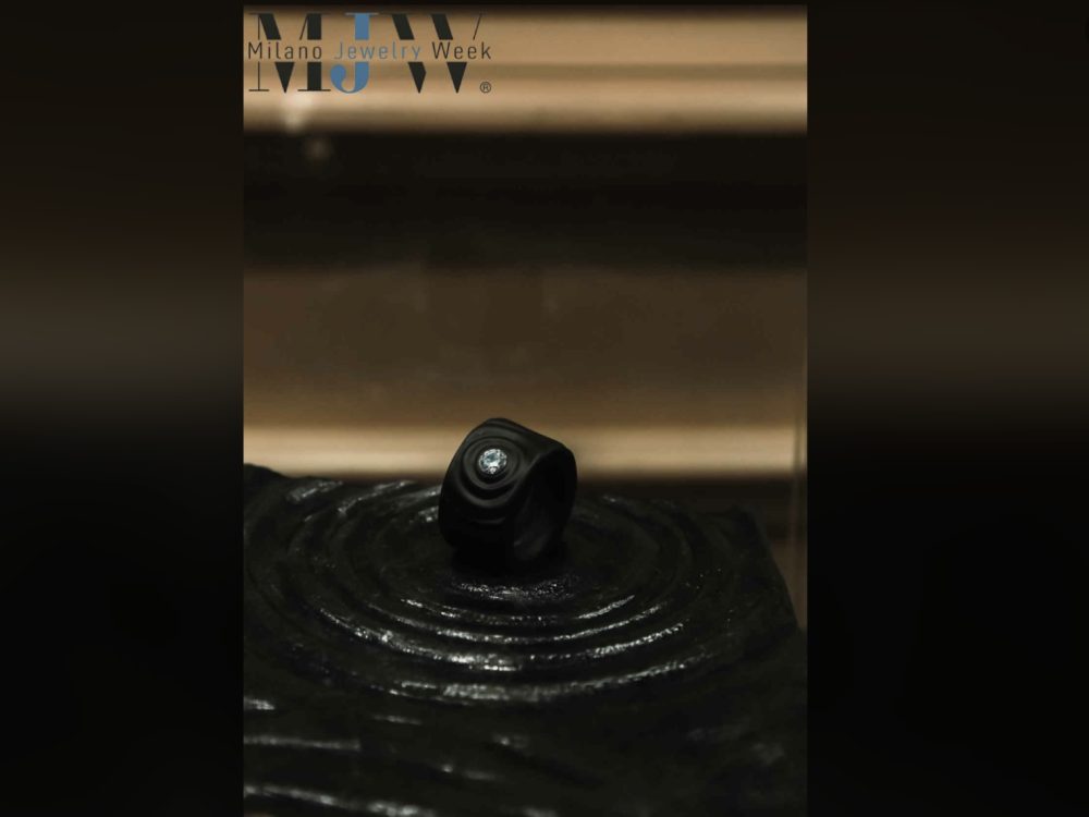 L'anello imperiale creato da Chen Jia Chen