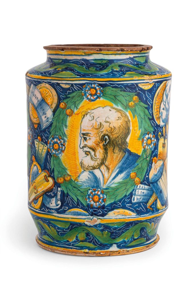 CILINDRONE IN MAIOLICA POLICROMA, BOTTEGA DI MASTRO DOMENICO, VENEZIA, CIRCA 1570, AGGIUDICATO A € 12.650