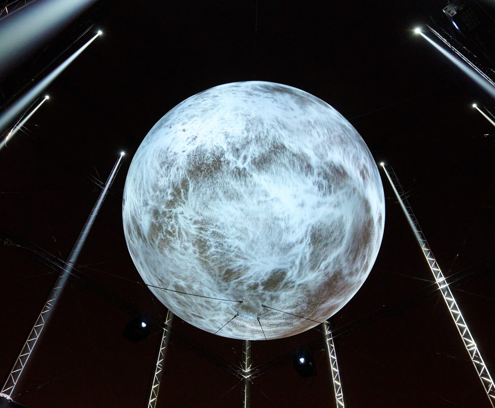 Con un brillo negli occhi: Noor Riyadh 2025