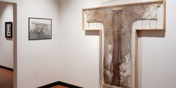 Hermann Nitsch. Corpo-Sacro-Mito, Museo Diocesano di Brescia, installation view, foto Filippo Ribola