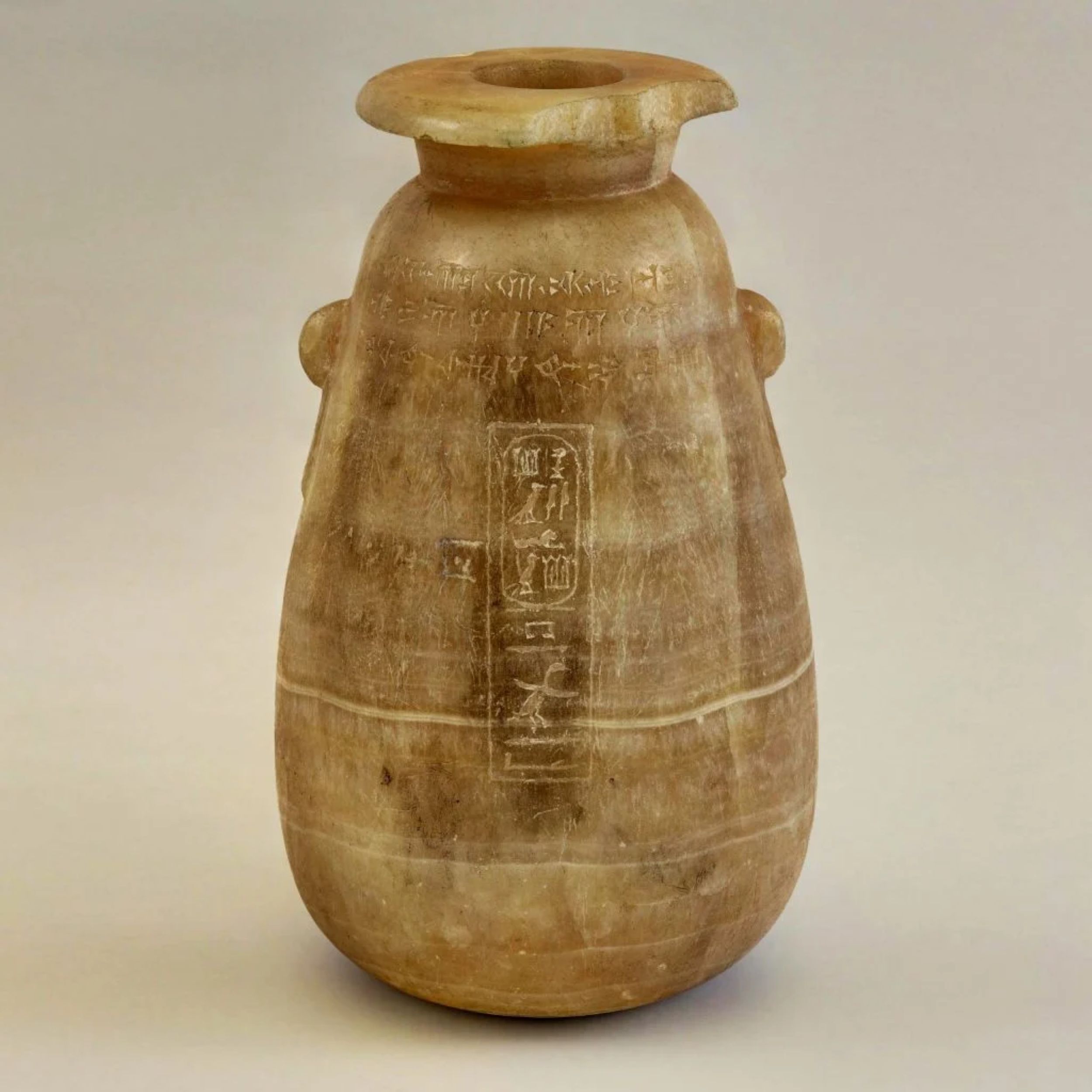 Gli antichi egizi? Oppiomani. Le prove dall’analisi chimica su un vaso di 2.500 anni fa