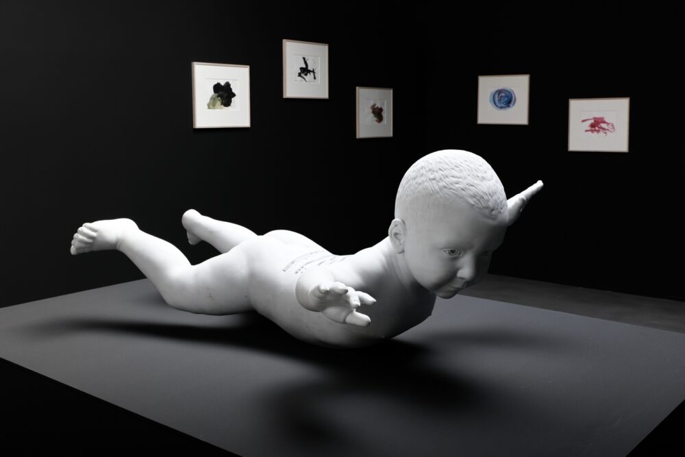 Veduta della mostra Jan Fabre. Songs of the Canaries e Songs of the Gypsies, 21Gallery, Villorba (TV), 2025. Ph. Federico Beccari