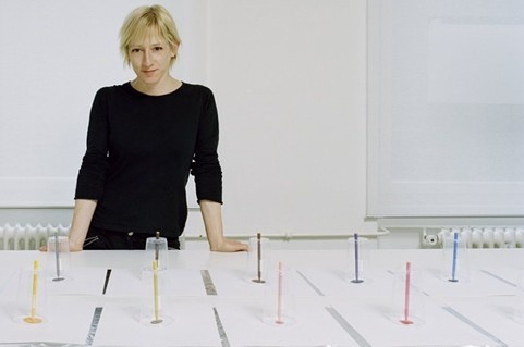 Addio a Ceal Floyer, artista concettuale che trasformava l’ordinario in poesia