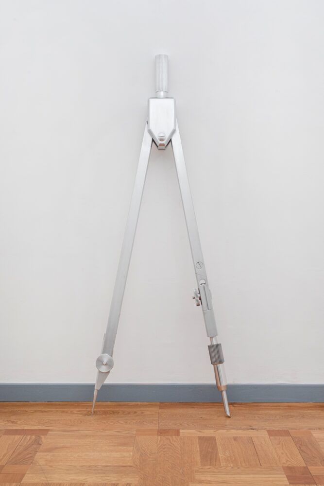 Iran do Espírito Santo, Compass, 2025, Aluminium, credits Gabriele Abbruzzese, courtesy the artist and Mazzoleni