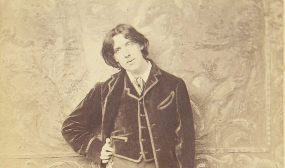 Oscar Wilde fotografato da Napoleon Sarony, 1882 (courtesy Bonhams)