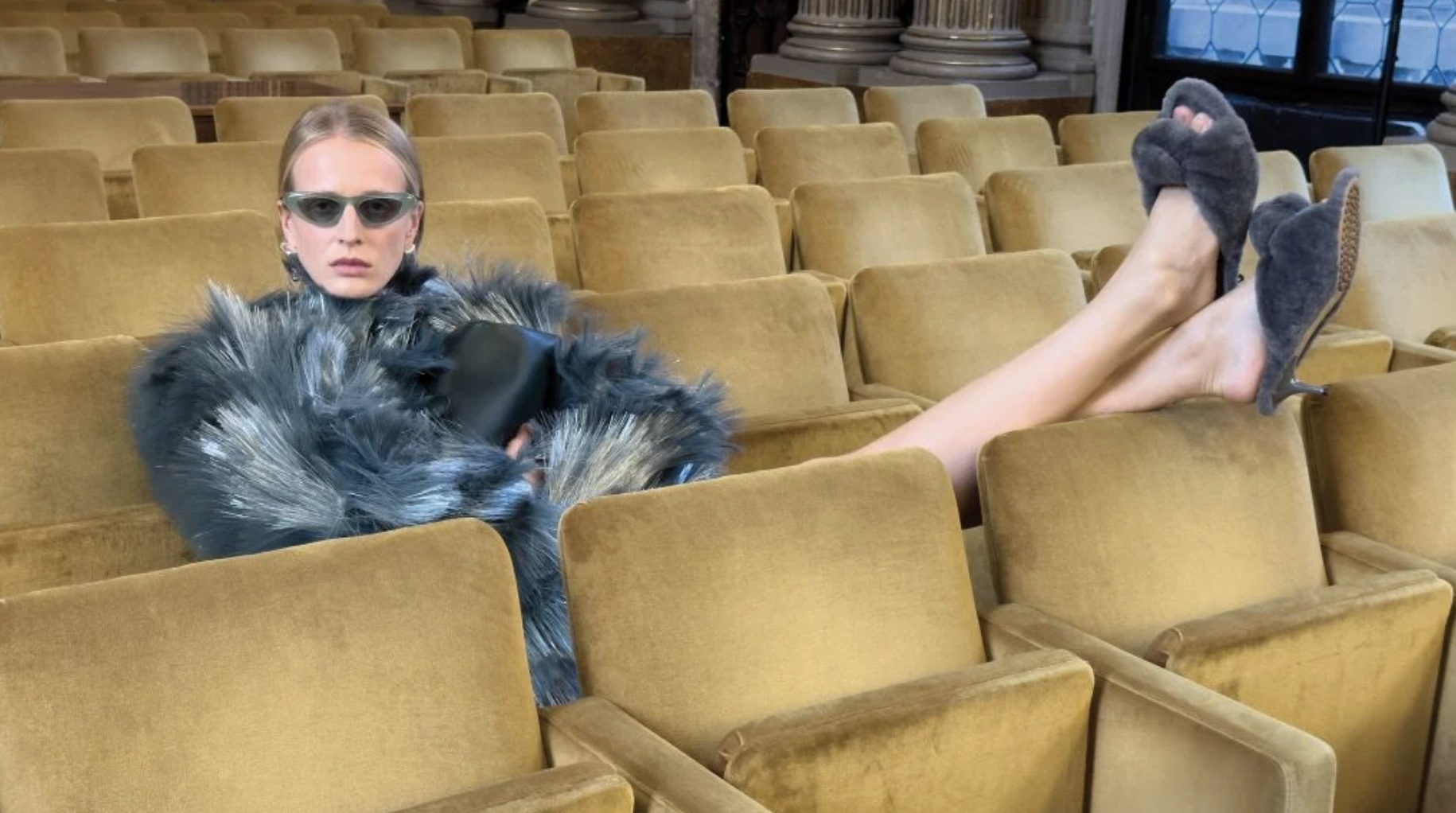 Juergen Teller firma la campagna Summer 2026 di Bottega Veneta. Con un omaggio a Venezia