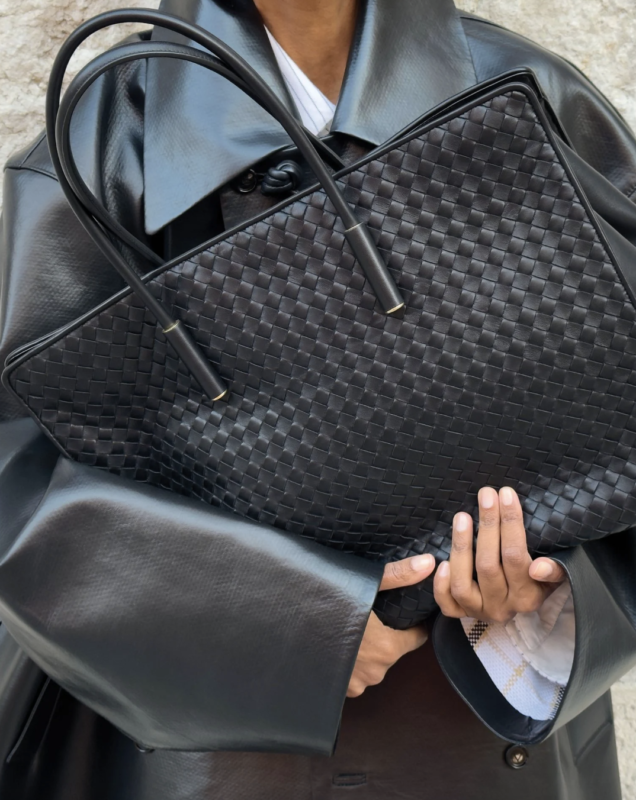 Bottega Veneta, campagna Summer 2026 firmata da Juergen Teller. Courtesy of Bottega Veneta