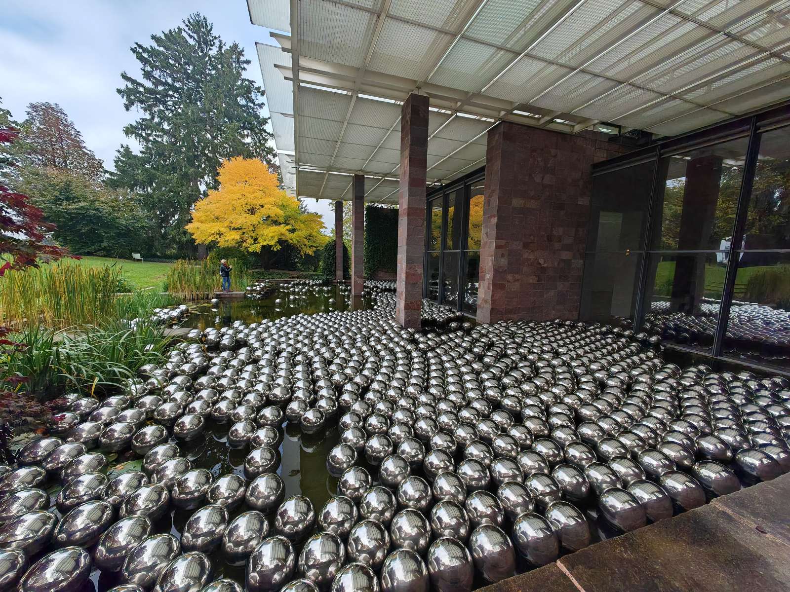 Una via verso l’infinito. Yayoi Kusama alla Fondation Beyeler