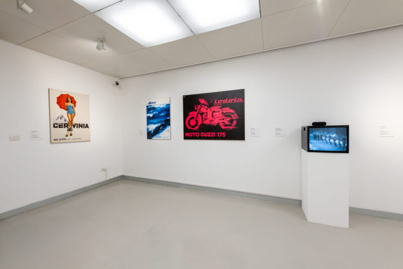 Urrà la neve! Armando Testa e lo sport Installation view Museo del Novecento, Milano Ph. Studio Marco Bertoli Courtesy Testa Per Testa