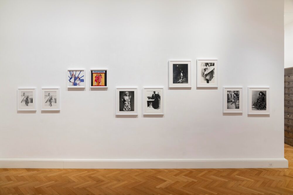 Installation view della mostra Elisabetta Catalano. Cinema, Moda e Performance, ph. Eduardo De Matteis, Courtesy Viasaterna e Archivio Elisabetta Catalano
