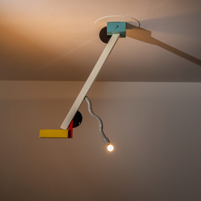 Lotto 795ETTORE SOTTSASS Lampada a sospensione mod. Quisisana. Metallo verniciato. Produzione Memphis anni '80. STIMA € 1.000 - 1.500 Wannenes