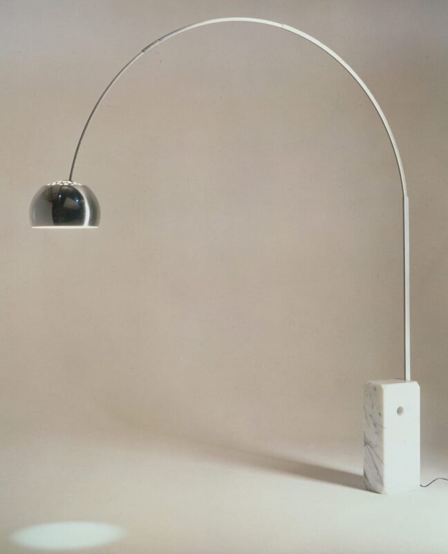 Lampada "Arco" di Achille Castiglioni, Pier Giacomo Castiglioni. 1962