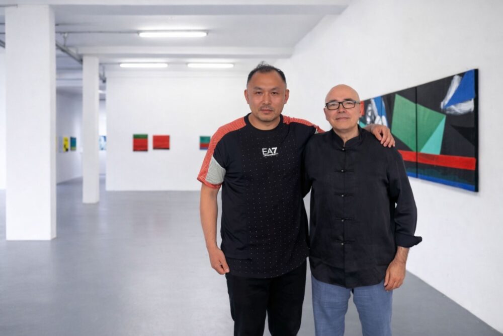 Fabio Cavallucci con Liu Ke alla Galleria Giovanni Bonelli di Milano