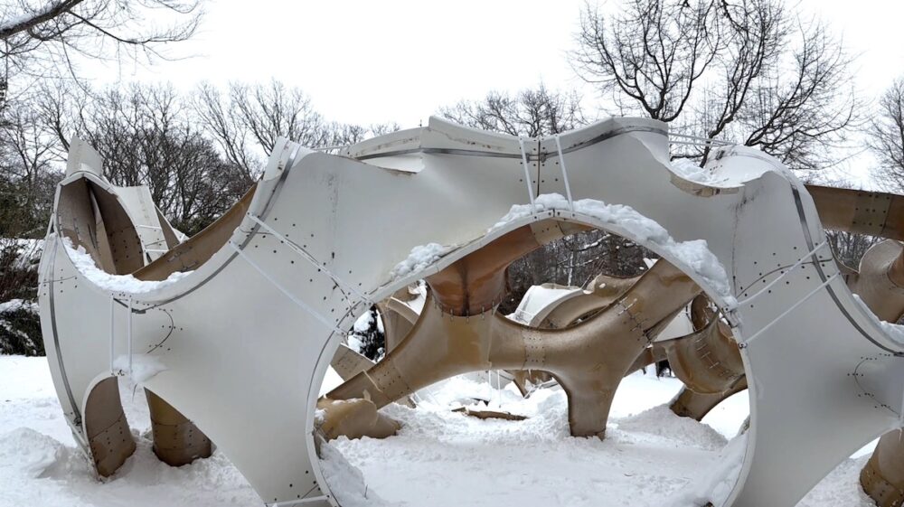 La Fly’s Eye Dome distrutta dal peso della neve