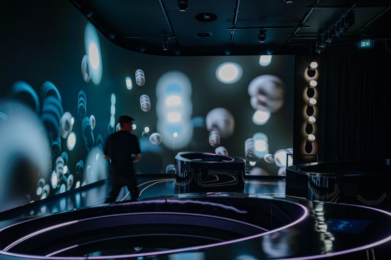 Soundsorial Design, progetto presentato da IQOS e Devialet nell’ambito della Milano Design Week 2026