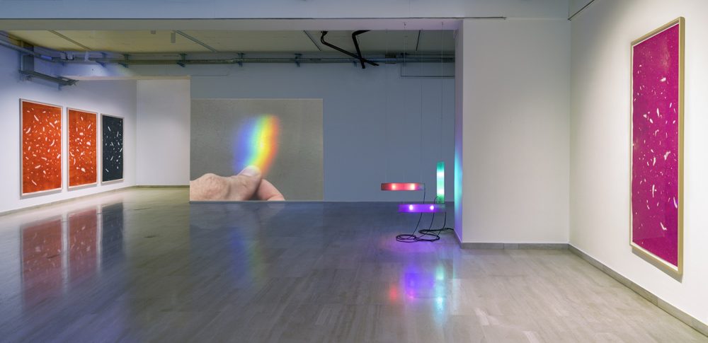 Alessandro Piangiamore, La polvere ci mostra che la luce esiste, 2026, installation view, photo credits Daniele De Lonti, Vincenzo Miranda