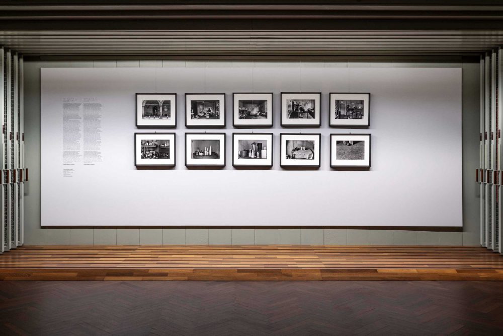 Gianni Berengo Gardin. Lo studio di Giorgio Morandi - Metafisica ph Maria Parmigiani