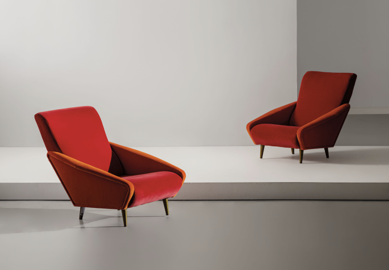 Lotto 111, Gio Ponti, Due poltrone mod. Distex. Legno di noce tornito, tessuto imbottito. Produzione Cassina, 1955 ca. Perizia Gio Ponti Archives. cm 83,5x79x105 ca. Battuto a 21.400 euro. Wannenes