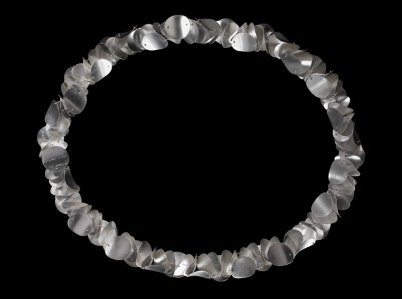 Le Foglie, collana, argento, 2000, Museo di Arti Decorative e Applicate, Palazzo Zuckermann, Padova
