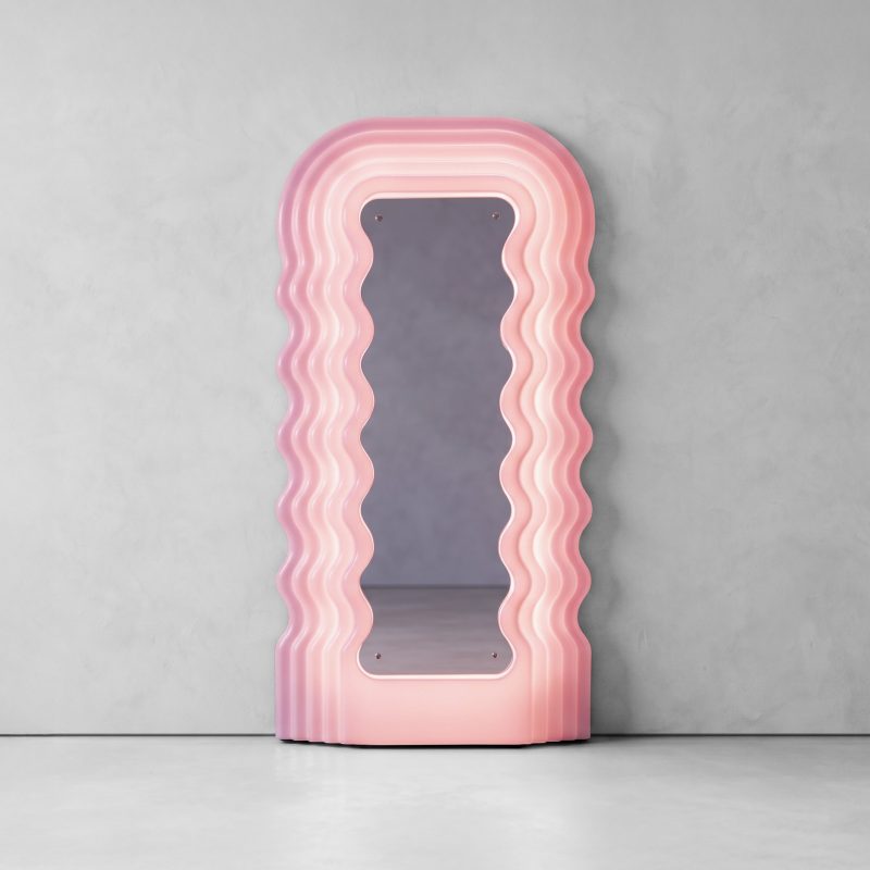 Lotto 318, Ettore Sottsass, specchio mod. Ultrafragola. Stima 6.000-8.000 euro. Cambi Casa d'Aste