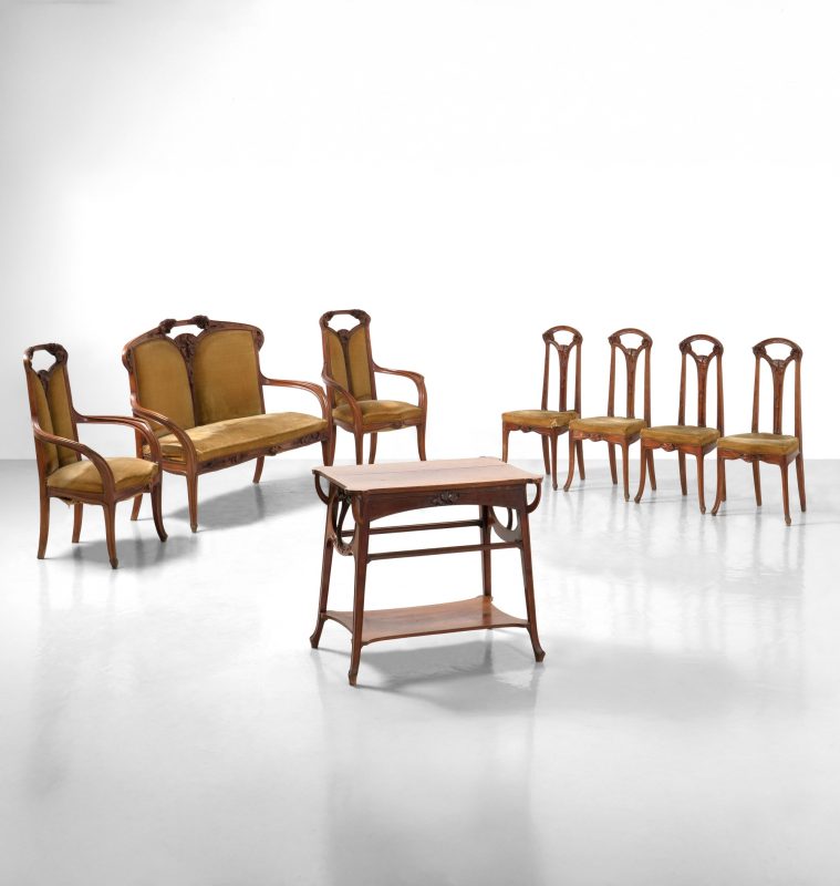 Lotto 1, Louis Majorelle, salotto mod. aux Clématites. Stima 6.000-8.000 euro. Cambi Casa d'Aste
