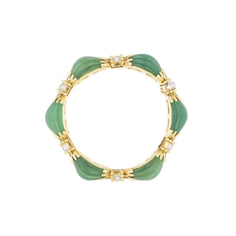 Lotto 66, bracciale in oro giallo 18kt con crisoprasio verde e diamanti Van Cleef & Arpels, stima 15.000-20.000 euro. Colasanti Casa d'Aste