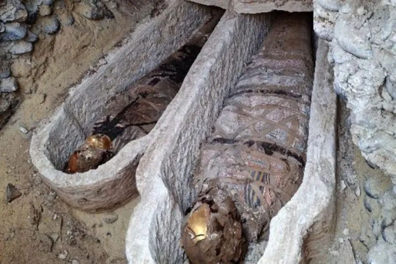 Le Mummie scoperte nella tomba di Al-Bahnasa (foto Egyptian Ministry of Tourism and Antiquities)